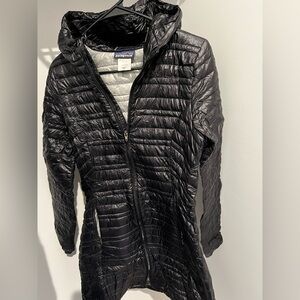 Patagonia Women’s long down jacket, Fiona Parka. New w/o tag